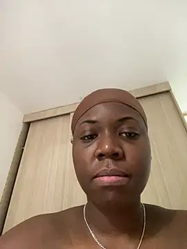 Alexia 24 online show from March 17, 2026, 7:17 pm