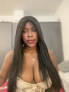 Alexia 24 online show from February 7, 2026, 8:28 pm