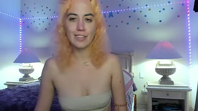 Snapshot of aalokitaa chatting on September 17, 2025, 6:37 am aalokitaa online show from September 17, 2025, 6:37 am