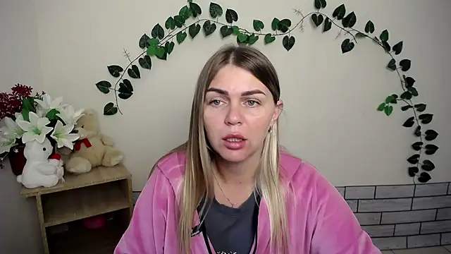 Snapshot of Magic_Katarina_ chatting on September 15, 2025, 6:36 am Magic Katarina online show from September 15, 2025, 6:36 am