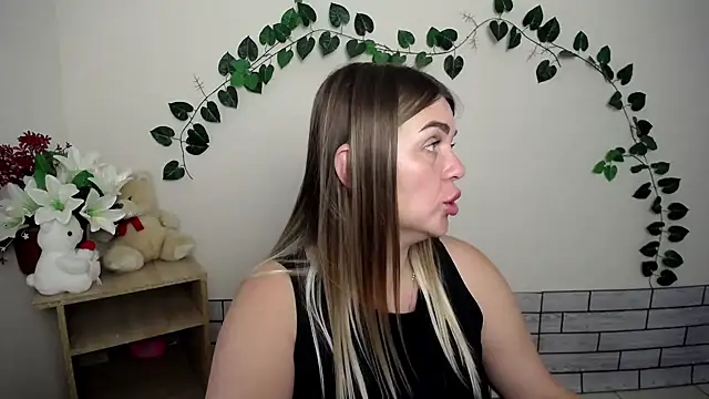 Snapshot of Magic_Katarina_ chatting on September 22, 2025, 7:03 am Magic Katarina online show from September 22, 2025, 7:03 am