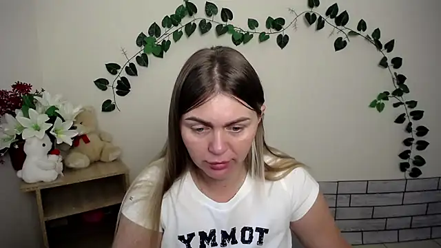 Snapshot of Magic_Katarina_ chatting on September 23, 2025, 6:20 am Magic Katarina online show from September 23, 2025, 6:20 am