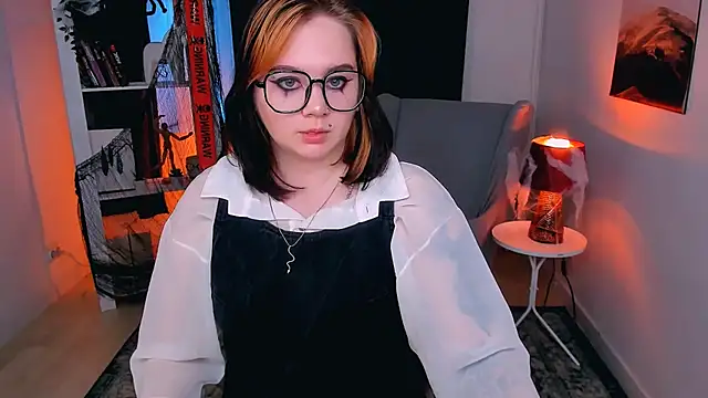 Snapshot of lunaalli chatting on October 24, 2025, 4:28 pm lunaalli online show from October 24, 2025, 4:28 pm