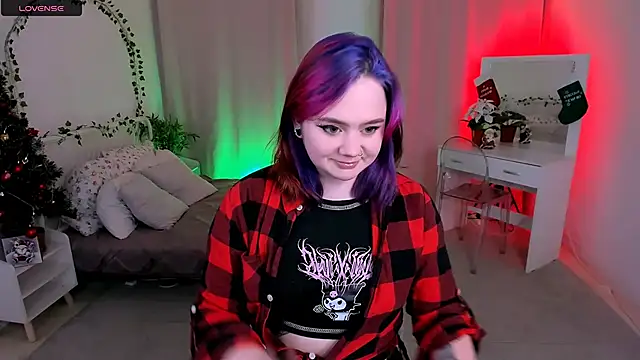 Snapshot of lunaalli chatting on December 16, 2025, 9:19 pm lunaalli online show from December 16, 2025, 9:19 pm