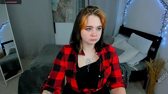 Snapshot of lunaalli chatting on October 6, 2025, 4:19 pm lunaalli online show from October 6, 2025, 4:19 pm