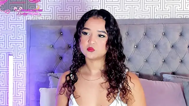 Evaa Lunna  online show from December 17, 2025, 8:14 pm