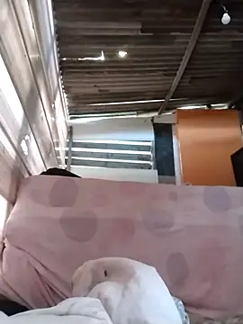 Snapshot of srtsara chatting on November 25, 2025, 1:44 pm srtsara online show from November 25, 2025, 1:44 pm