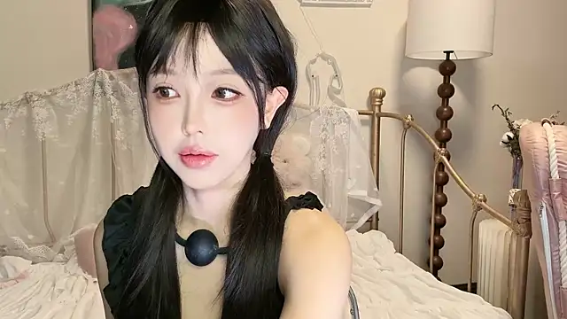 Snapshot of kiraa-0051 chatting on October 3, 2025, 7:43 am kiraa-0051 online show from October 3, 2025, 7:43 am