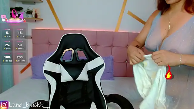 Snapshot of Luna_blackk chatting on January 10, 2026, 9:10 pm Luna blackk online show from January 10, 2026, 9:10 pm