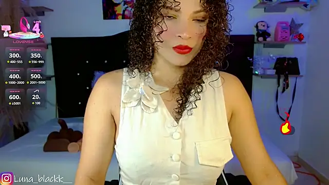Luna blackk online show from October 12, 2025, 9:05 pm