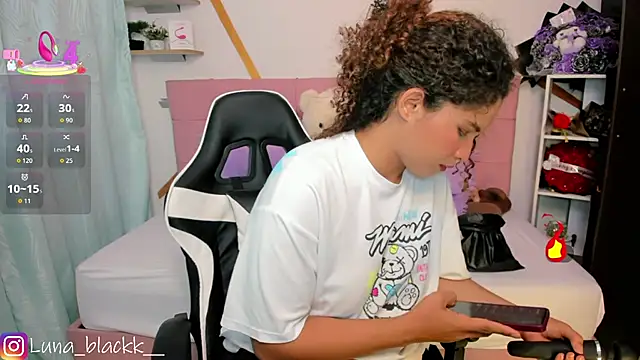 Snapshot of Luna_blackk chatting on January 31, 2026, 9:02 pm Luna blackk online show from January 31, 2026, 9:02 pm