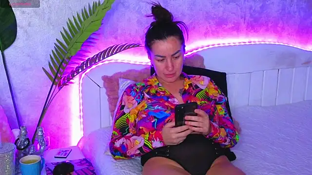 Snapshot of Aelorya chatting on September 24, 2025, 4:46 pm Aelorya online show from September 24, 2025, 4:46 pm