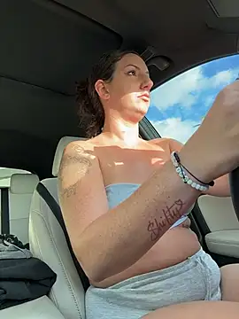 Snapshot of sweetsirenn chatting on December 17, 2025, 1:05 pm sweetsirenn online show from December 17, 2025, 1:05 pm