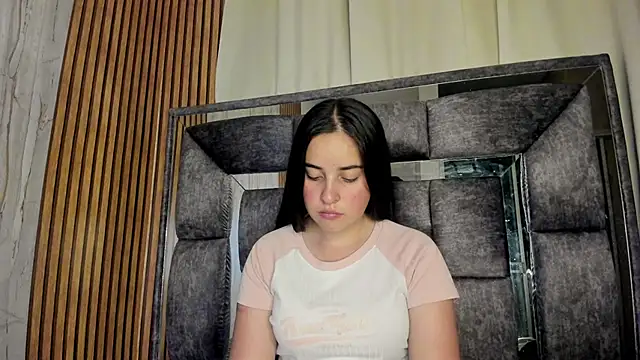 Cherry  Hot online show from November 24, 2025, 11:49 pm