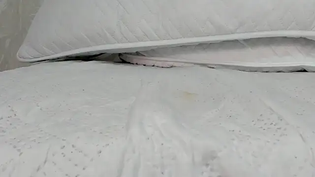 juliette pretty  online show from February 15, 2026, 7:02 pm