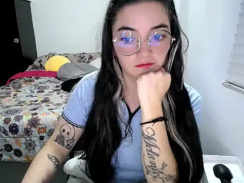 Snapshot of Came-II chatting on December 15, 2025, 3:45 am Came-II online show from December 15, 2025, 3:45 am