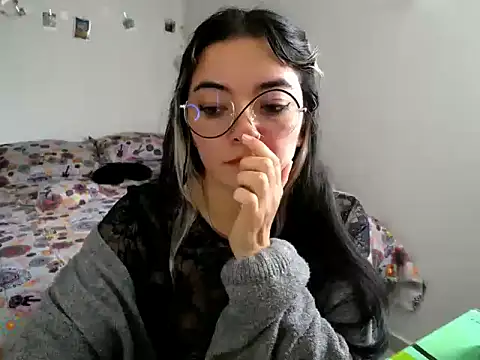 Snapshot of Came-II chatting on November 18, 2025, 4:10 pm Came-II online show from November 18, 2025, 4:10 pm