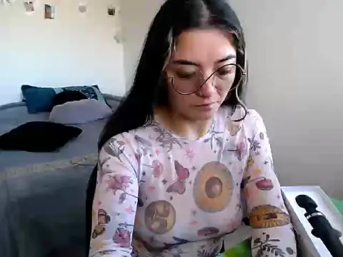 Snapshot of Came-II chatting on November 8, 2025, 1:36 pm Came-II online show from November 8, 2025, 1:36 pm