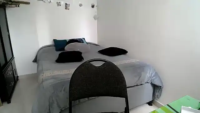 Snapshot of Came-II chatting on October 29, 2025, 2:27 pm Came-II online show from October 29, 2025, 2:27 pm