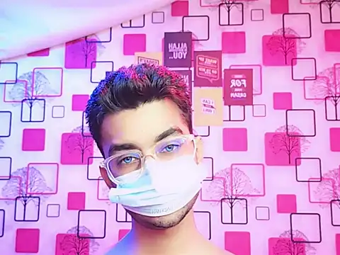 ChiseledCharm online show from November 3, 2025, 8:01 pm