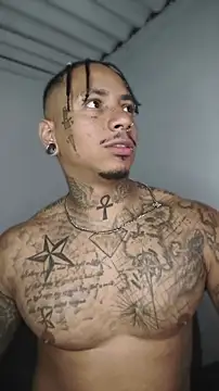 Snapshot of David_tatto1 chatting on June 6, 2026, 12:38 am David tatto1 online show from June 6, 2026, 12:38 am