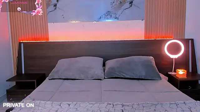 samanthaa moon online show from April 8, 2026, 11:06 pm