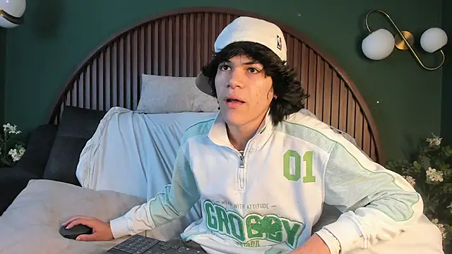 Diamond twink online show from July 26, 2026, 5:47 am
