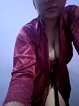 miss-boho online show from November 13, 2025, 4:44 pm