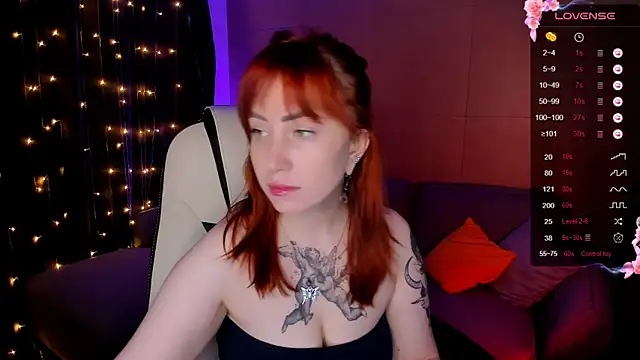 Snapshot of deboramoore chatting on October 9, 2025, 2:12 am deboramoore online show from October 9, 2025, 2:12 am