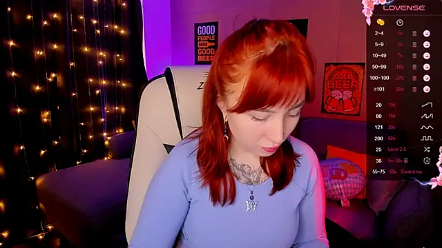 Snapshot of deboramoore chatting on September 28, 2025, 2:29 am deboramoore online show from September 28, 2025, 2:29 am