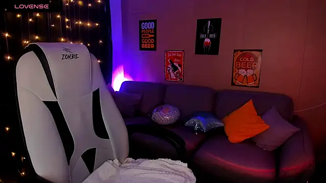 Snapshot of deboramoore chatting on October 5, 2025, 2:24 am deboramoore online show from October 5, 2025, 2:24 am