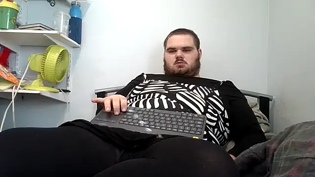 Snapshot of alexthe9t chatting on December 2, 2025, 6:31 pm alexthe9t online show from December 2, 2025, 6:31 pm