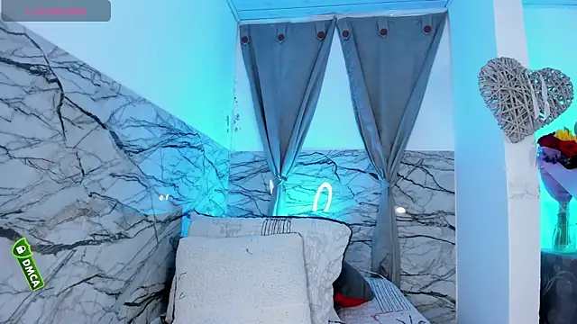 Snapshot of fanEmy chatting on October 24, 2025, 2:05 pm fanEmy online show from October 24, 2025, 2:05 pm