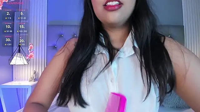 Snapshot of SofiAdanss chatting on October 24, 2025, 11:42 am SofiAdanss online show from October 24, 2025, 11:42 am