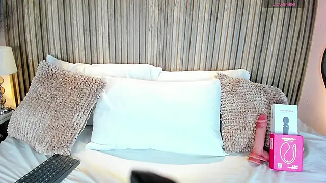 Snapshot of SofiAdanss chatting on October 1, 2025, 11:47 am SofiAdanss online show from October 1, 2025, 11:47 am