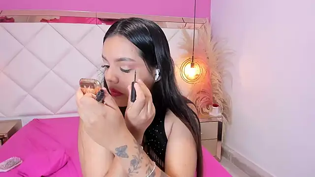 Lucianaa Collins online show from October 28, 2025, 11:53 am