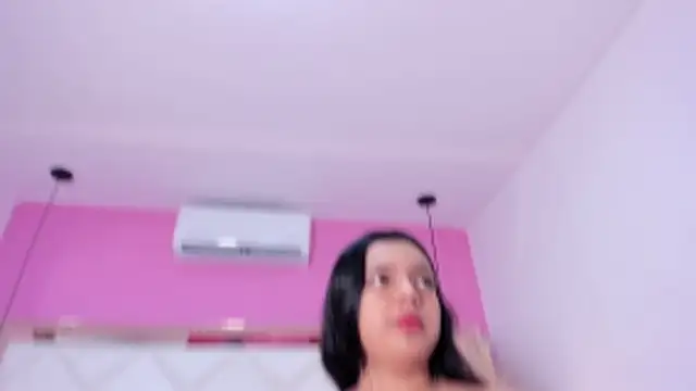 Lucianaa Collins online show from October 31, 2025, 12:02 pm