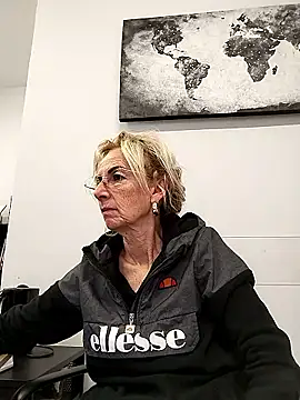 clarabell4 online show from January 19, 2026, 10:41 am