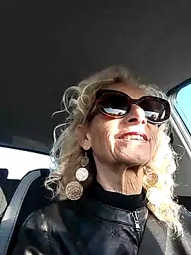 clarabell4 online show from October 24, 2025, 7:07 am