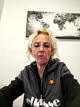 clarabell4 online show from March 2, 2026, 8:54 am