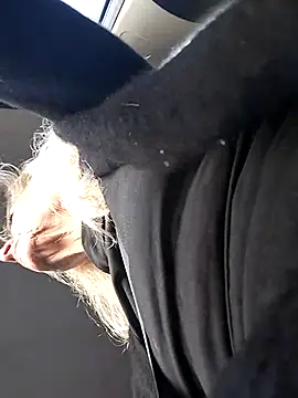 clarabell4 online show from December 5, 2025, 8:02 am