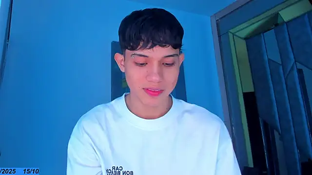 Snapshot of Sebax_Young chatting on October 15, 2025, 8:06 pm Sebax Young online show from October 15, 2025, 8:06 pm