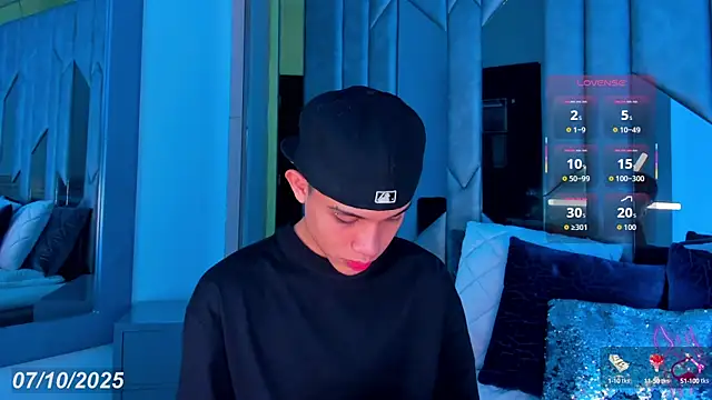 Snapshot of Sebax_Young chatting on October 7, 2025, 8:10 pm Sebax Young online show from October 7, 2025, 8:10 pm