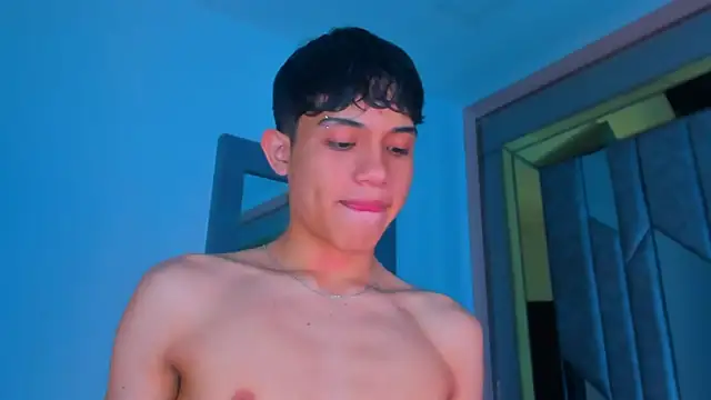 Snapshot of Sebax_Young chatting on December 2, 2025, 3:41 am Sebax Young online show from December 2, 2025, 3:41 am