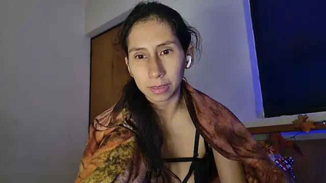 Snapshot of _MoonLipson_ chatting on October 18, 2025, 10:01 pm MoonLipson online show from October 18, 2025, 10:01 pm