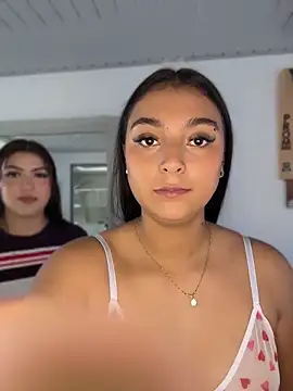 nicolexxaleja online show from April 14, 2026, 6:35 pm