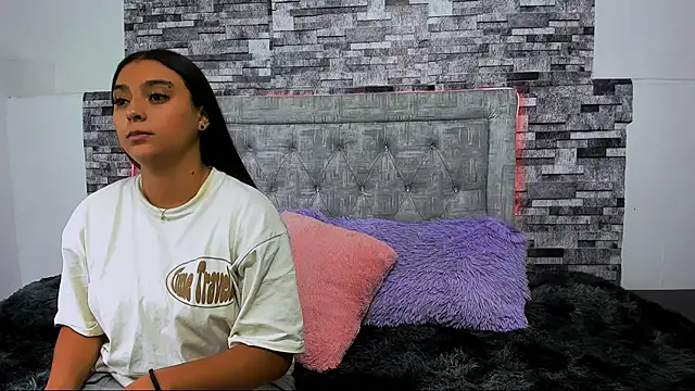 nicolexxaleja online show from October 26, 2025, 10:43 pm