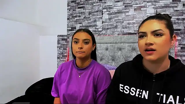 nicolexxaleja online show from October 22, 2025, 8:08 pm