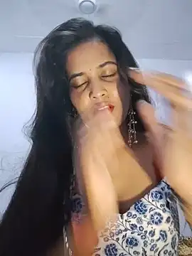 cute radhikaa online show from May 31, 2026, 9:37 am