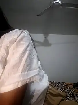 cute radhikaa online show from December 21, 2025, 5:03 pm